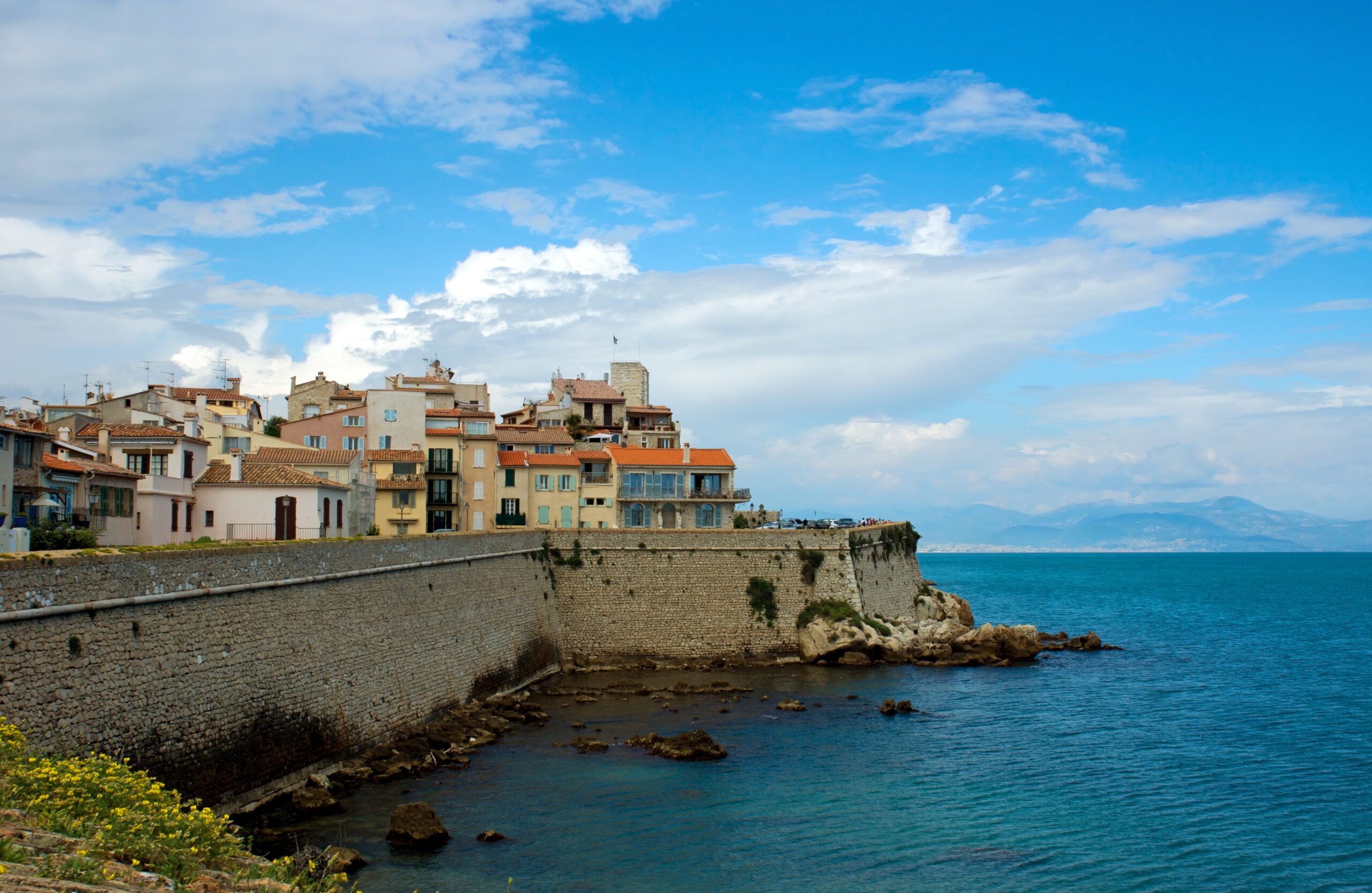 Investir en Côte d’Azur : Découvrez les meilleurs quartiers à Antibes